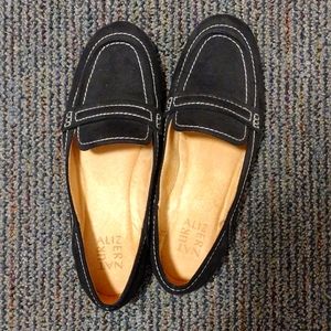 Naturalizer loafers, black sz 9